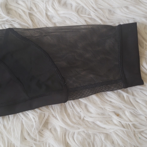 Lululemon leggings with mesh detail - Picture 3 of 6